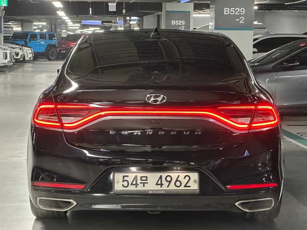 HYUNDAI Grandeur - Vista 5