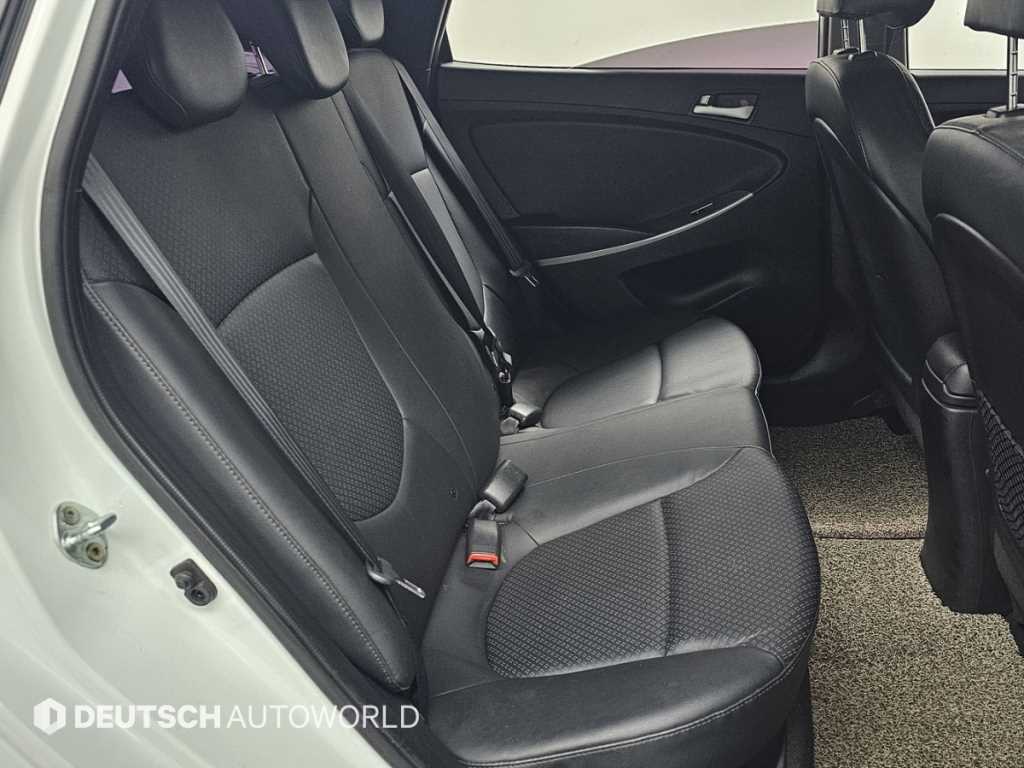 HYUNDAI Accent 2015 Blanco - Importación desde Corea - HF Imports Iquique - Foto 1