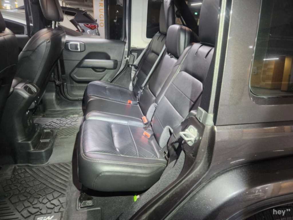 Jeep Wrangler - Vista 9