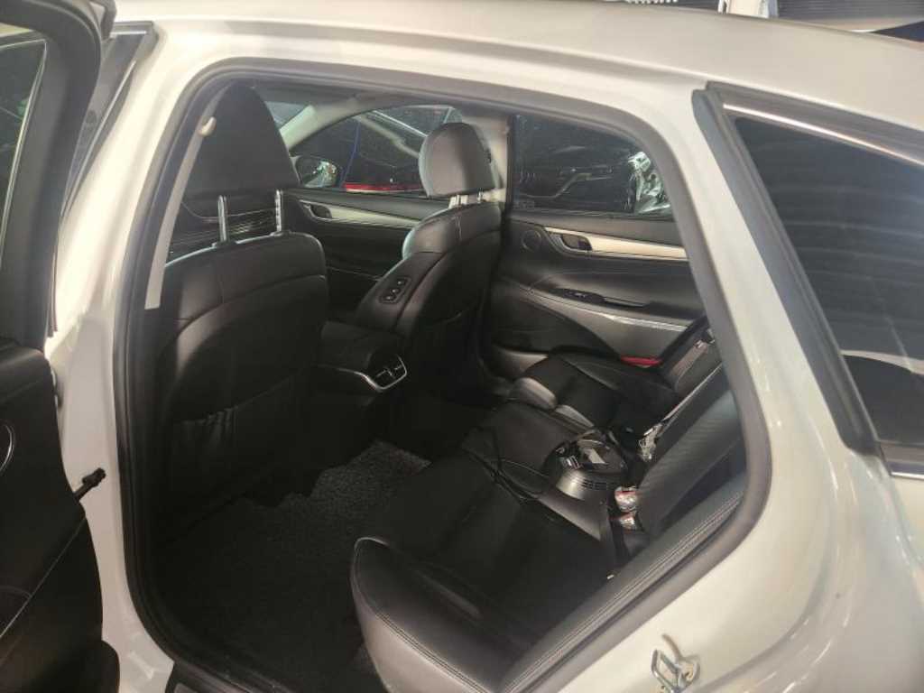 HYUNDAI Grandeur - Vista 12