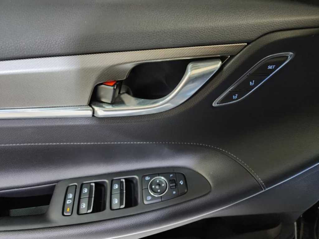 HYUNDAI Grandeur - Vista 12