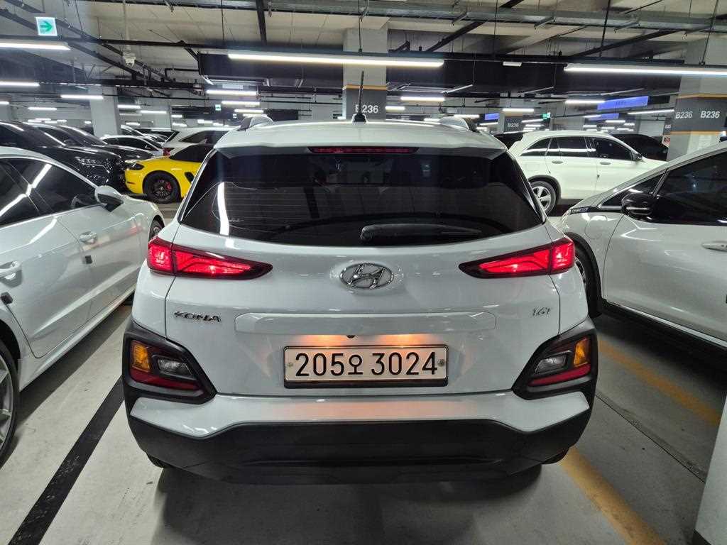 HYUNDAI Kona - Vista 4