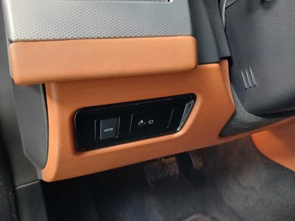 Jaguar XF - Vista 10