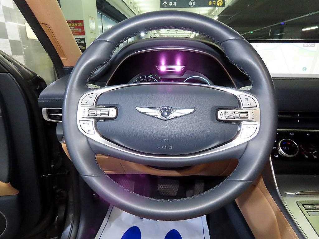 Genesis GV80 - Vista 8