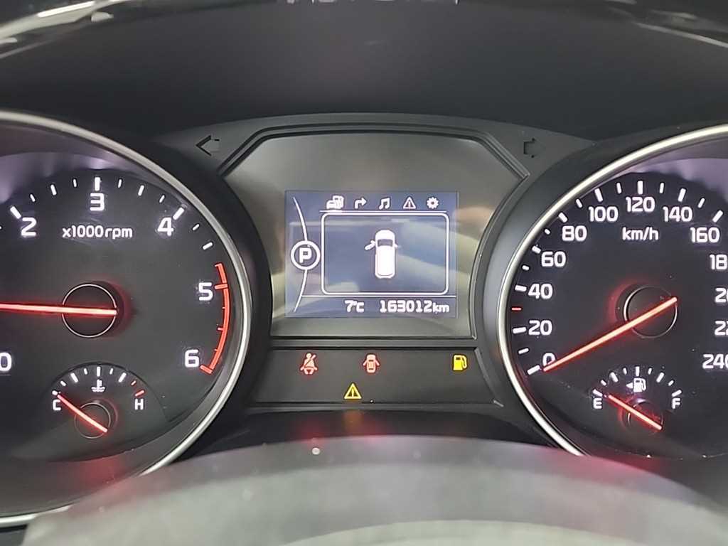 KIA Carnival - Vista 6