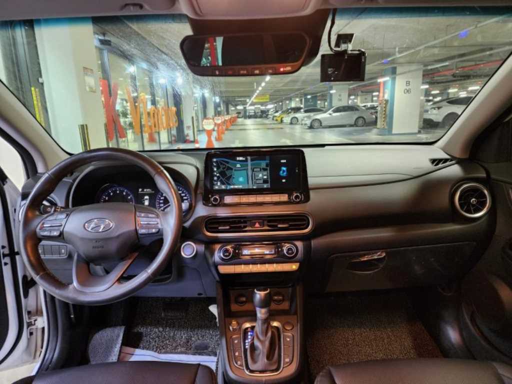 HYUNDAI Kona - Vista 9