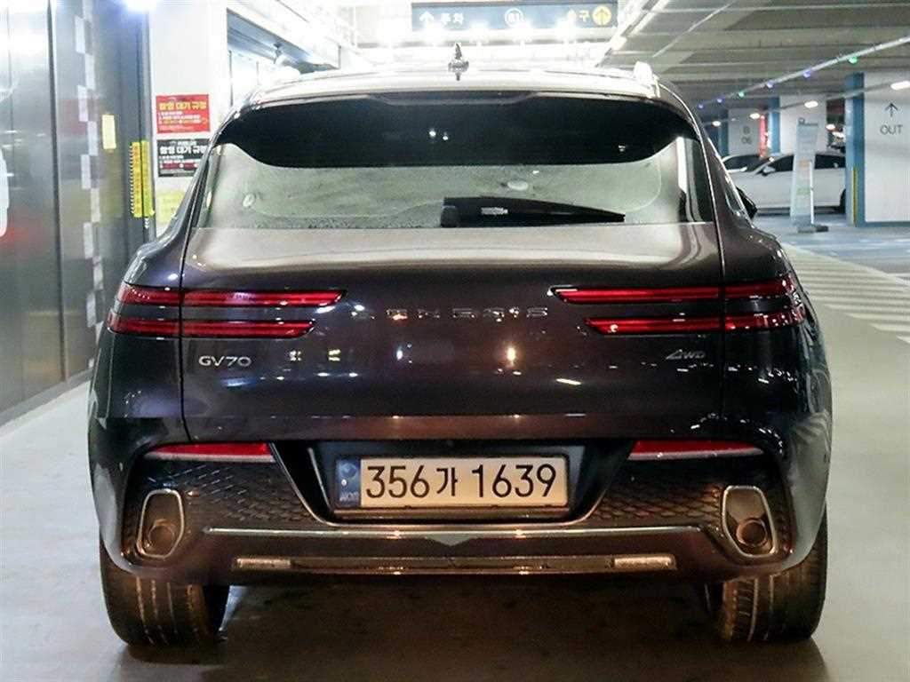 Genesis GV70 - Vista 6