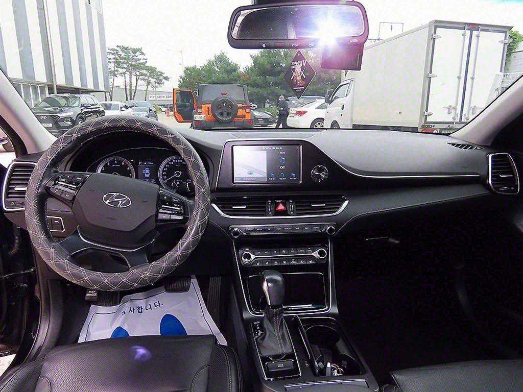 HYUNDAI Grandeur - Vista 7