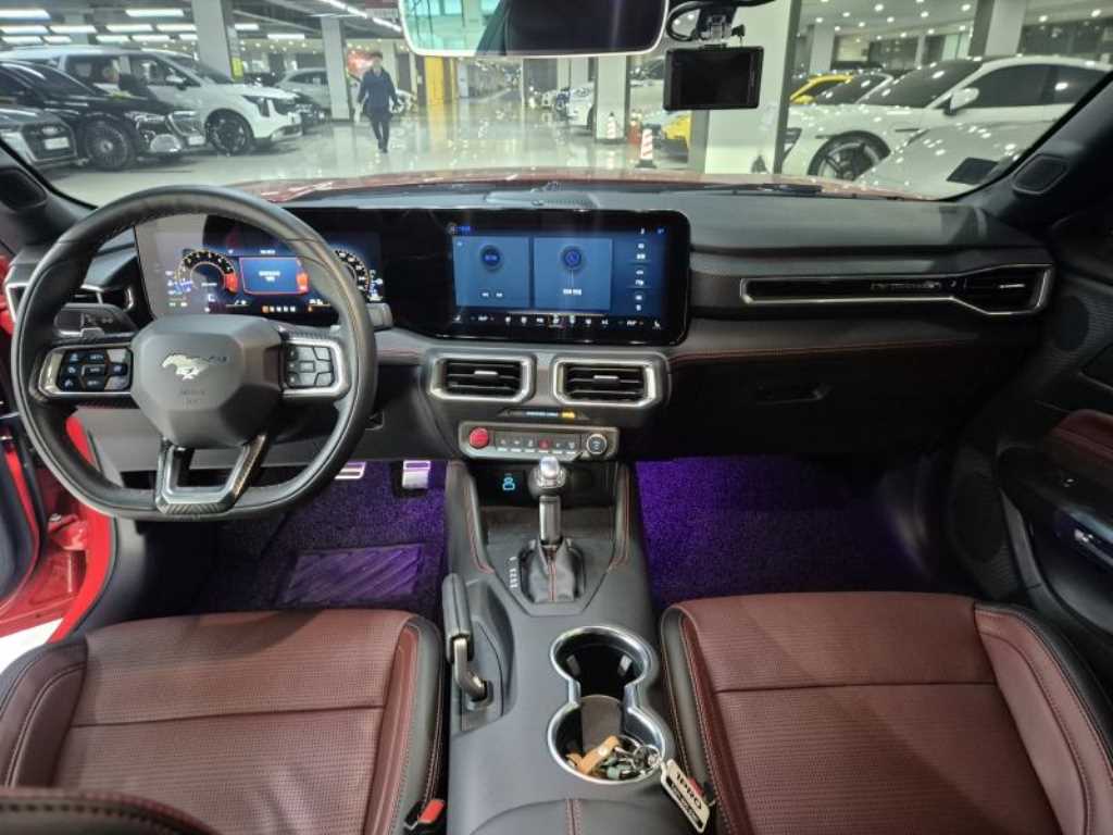 Ford Mustang - Vista 7