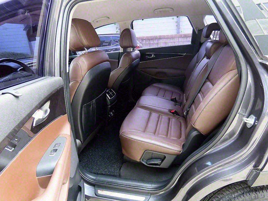 KIA Sorento - Vista 6
