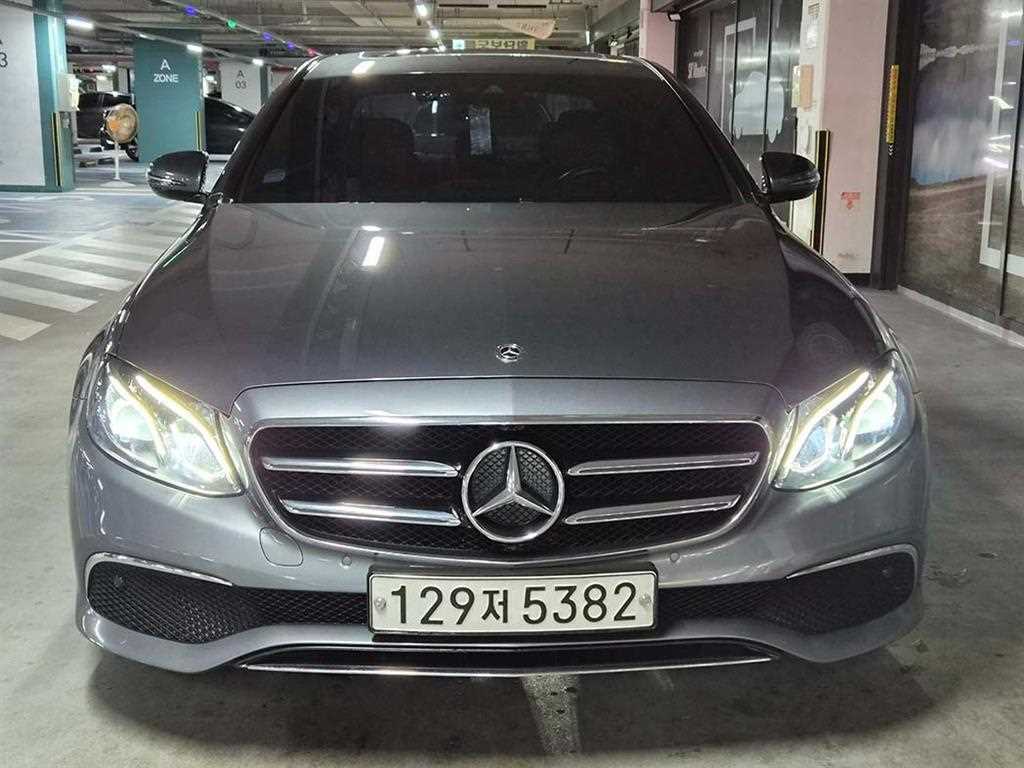Mercedes Benz E class - Vista 2