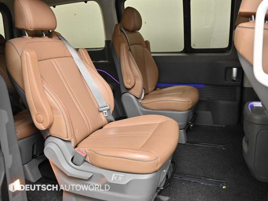 HYUNDAI Staria - Vista 12