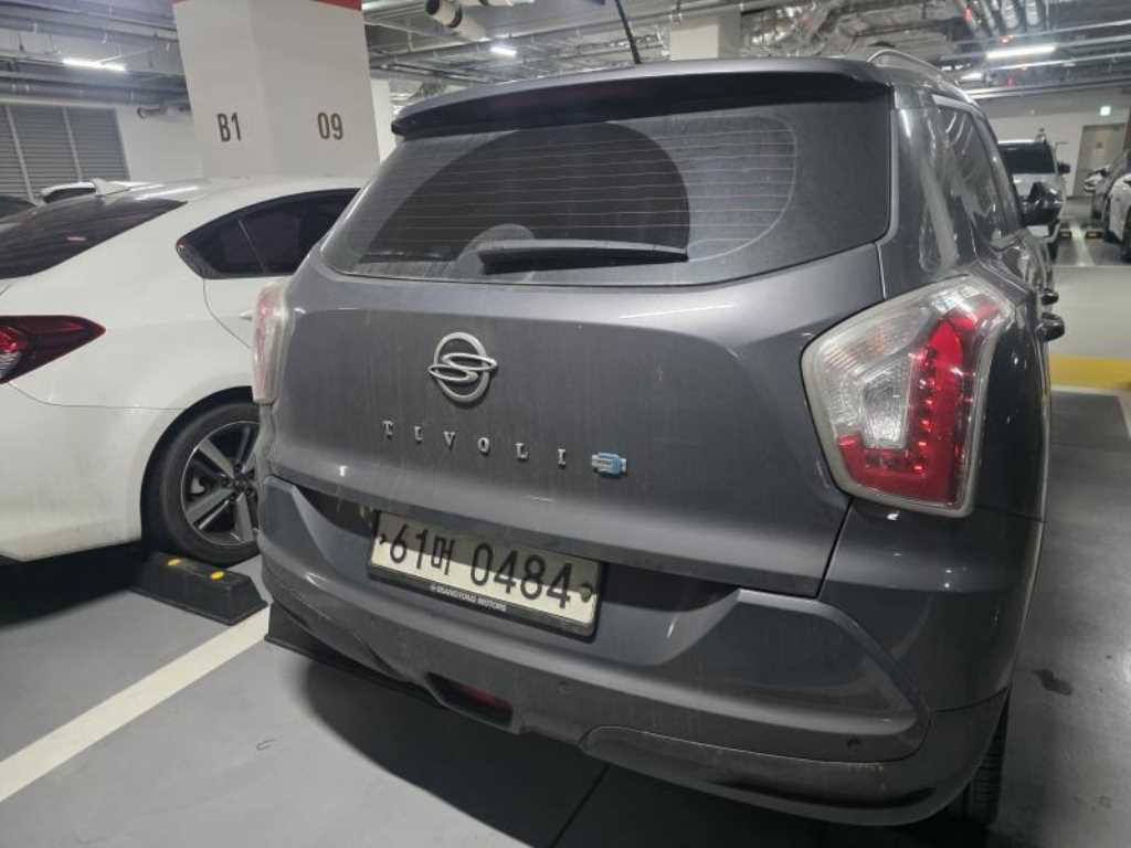 Ssangyong Tivoli - Vista 5