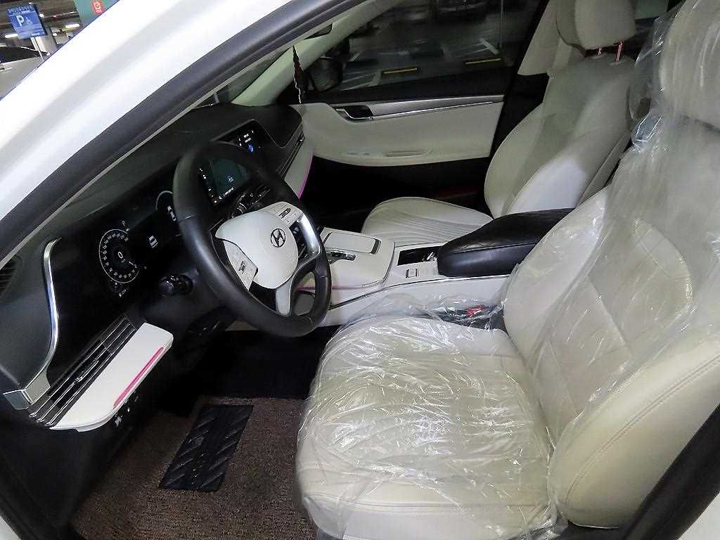 HYUNDAI Grandeur - Vista 6