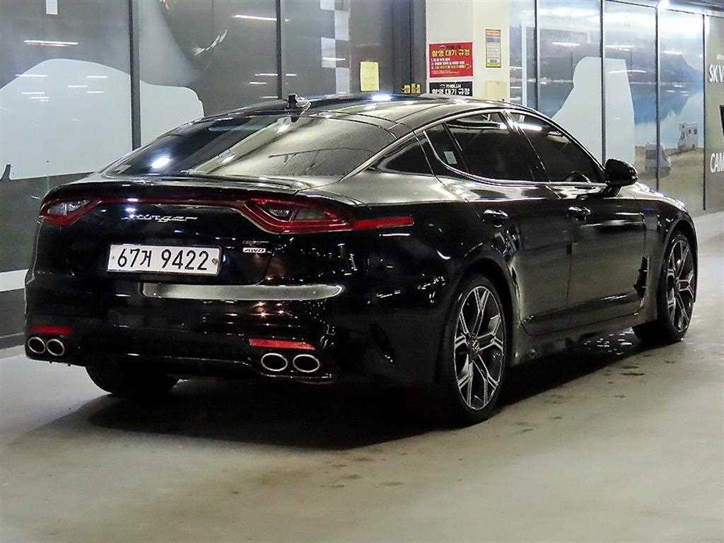 KIA Stinger - Vista 4