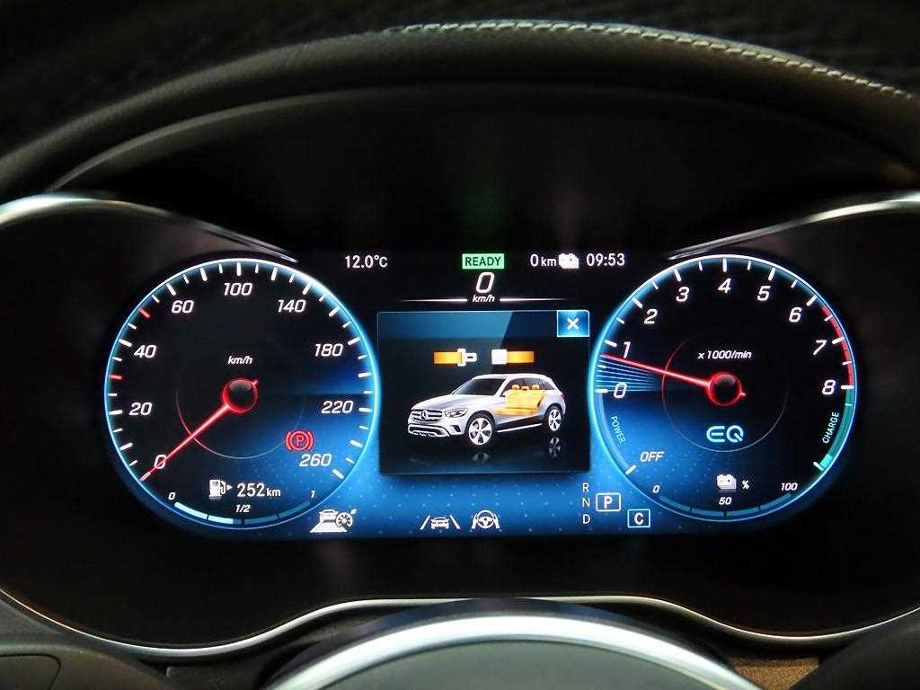 Mercedes Benz GLC Class - Vista 5