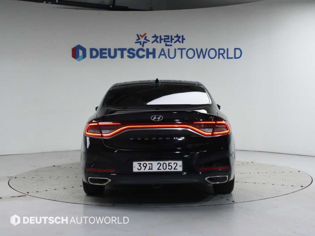 HYUNDAI Grandeur - Vista 4