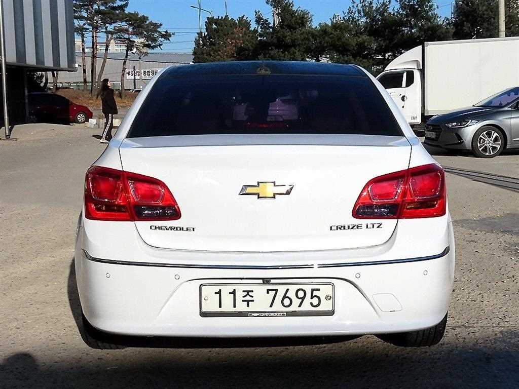 Chevrolet Cruise - Vista 4