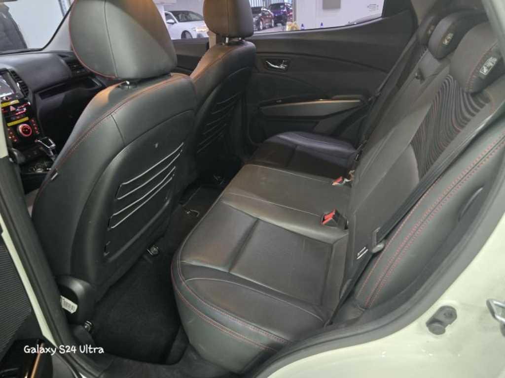 Ssangyong Tivoli - Vista 12