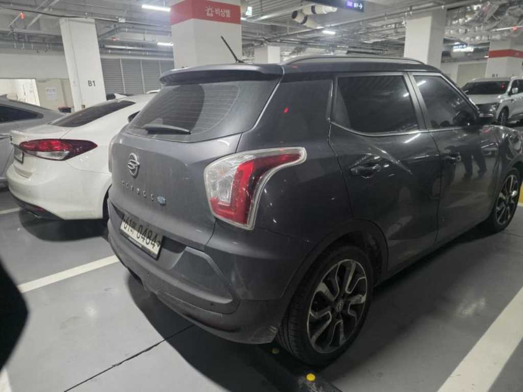 Ssangyong Tivoli - Vista 6