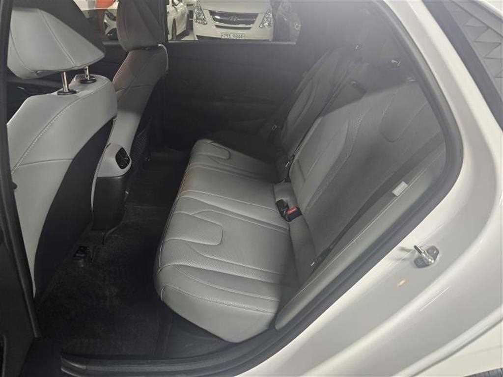 HYUNDAI Avante - Vista 8