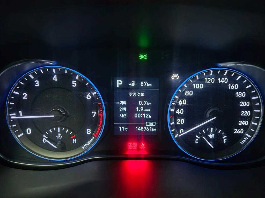 HYUNDAI Kona - Vista 6