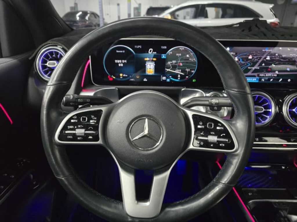 Mercedes Benz GLB Class - Vista 3