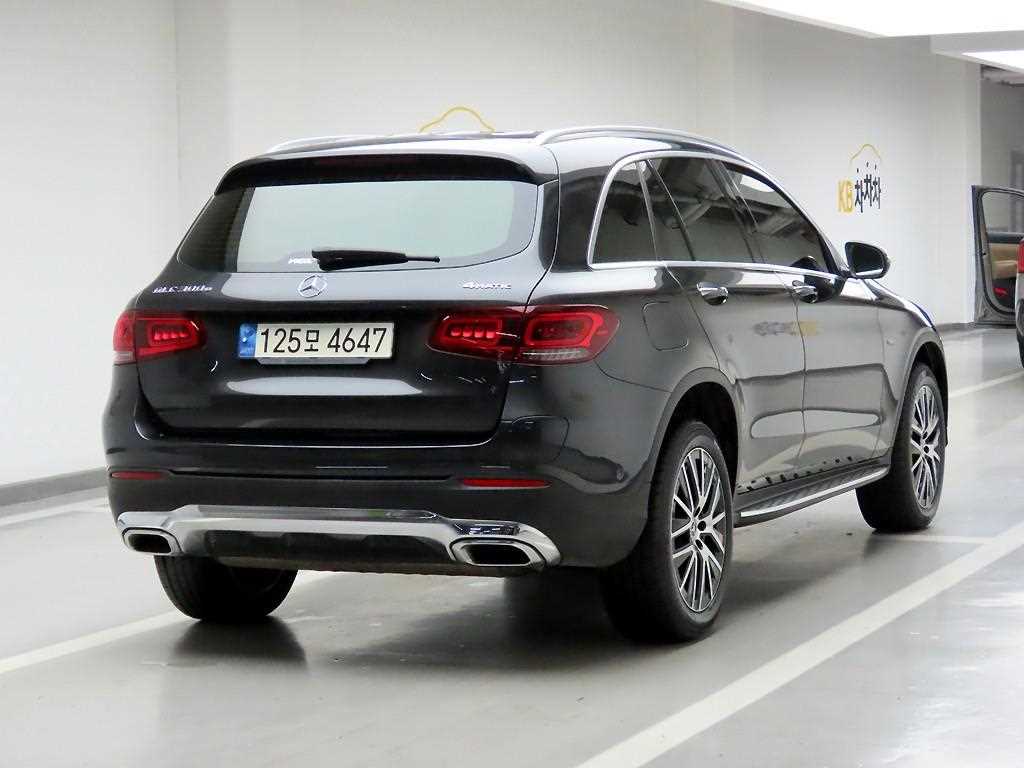 Mercedes Benz GLC Class - Vista 4