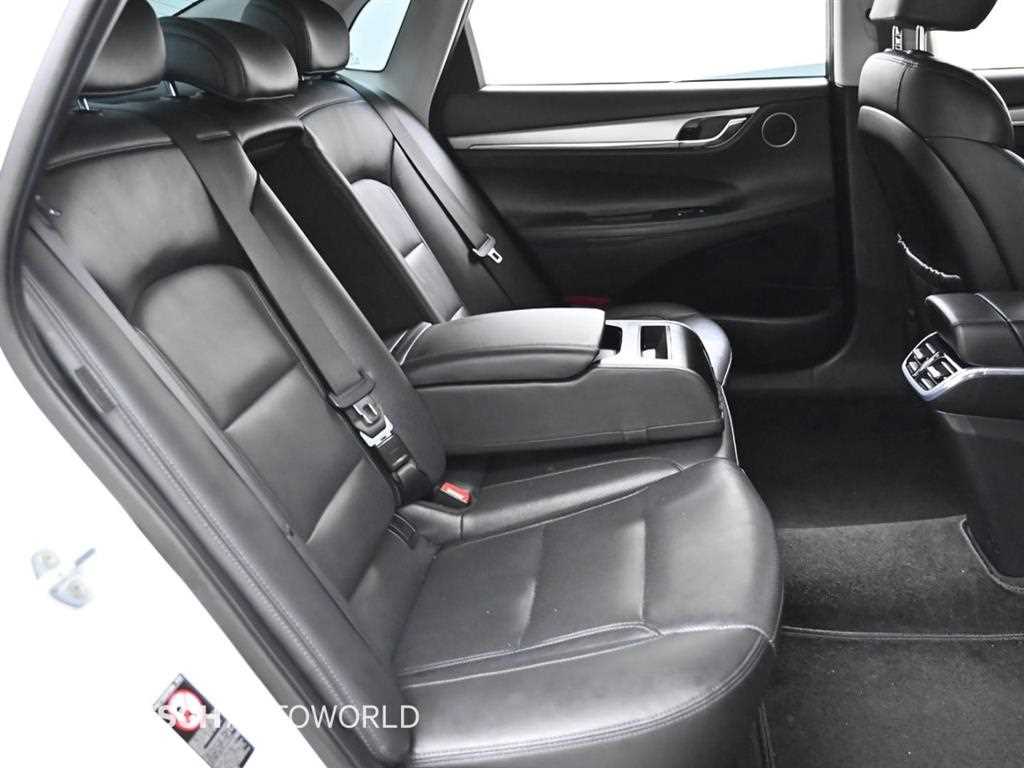 HYUNDAI Grandeur - Vista 12