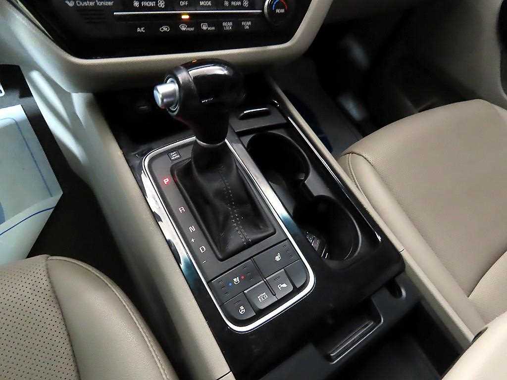 KIA Carnival - Vista 12