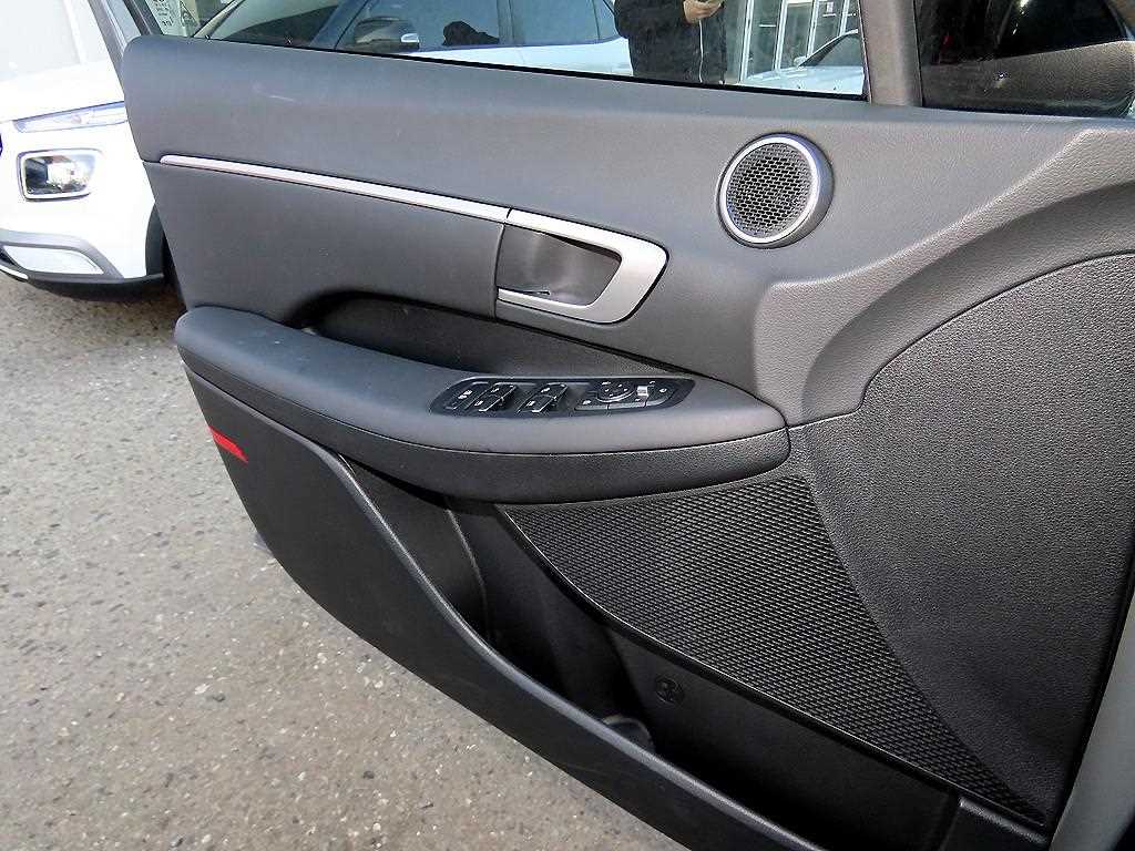 HYUNDAI Sonata - Vista 11