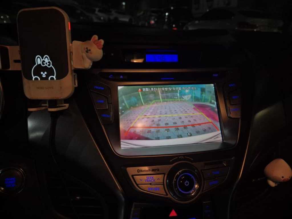 HYUNDAI Avante - Vista 11