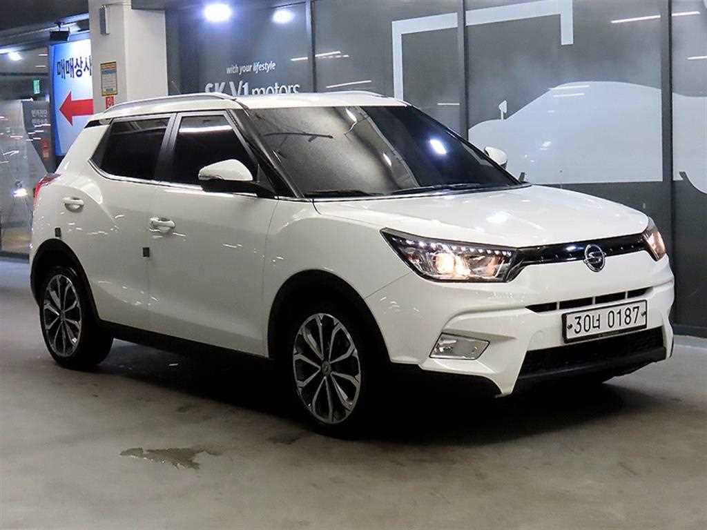 Ssangyong Tivoli 2017 Blanco - Importación desde Corea - HF Imports Iquique - Foto 1