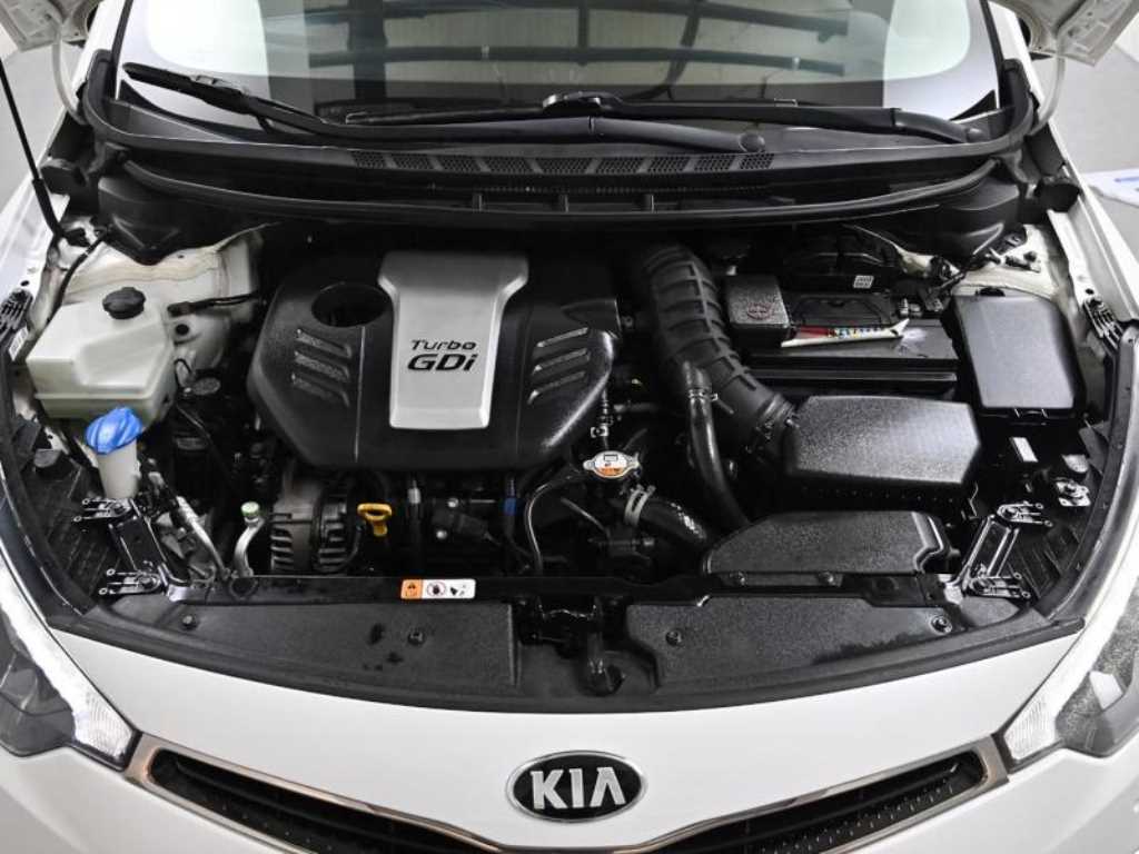 KIA K3 - Vista 6