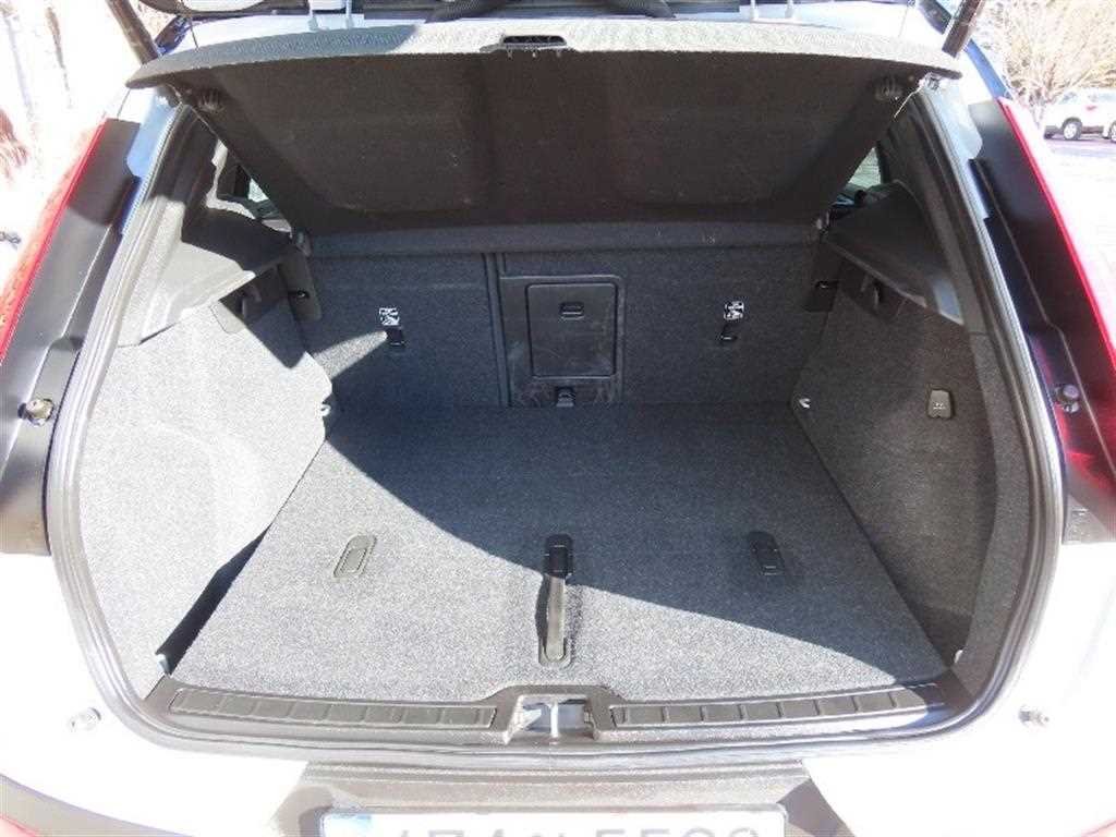 Volvo XC40 2021 Gris - Importación desde Corea - HF Imports Iquique - Foto 18