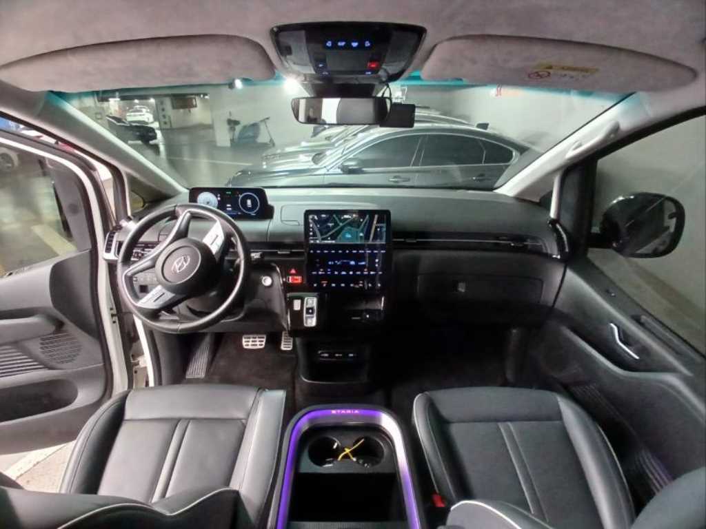 HYUNDAI Staria - Vista 6