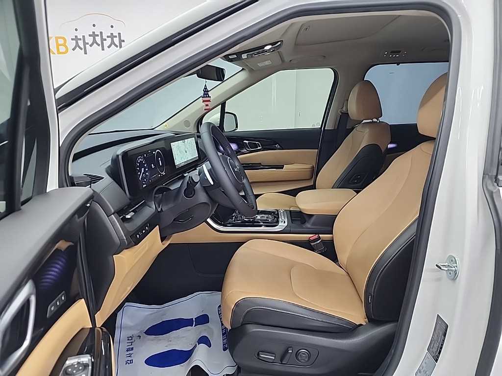 KIA Carnival - Vista 11