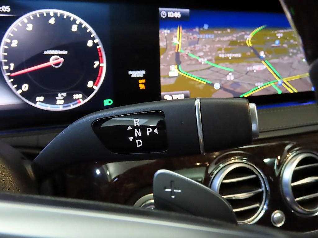 Mercedes Benz S Class - Vista 12