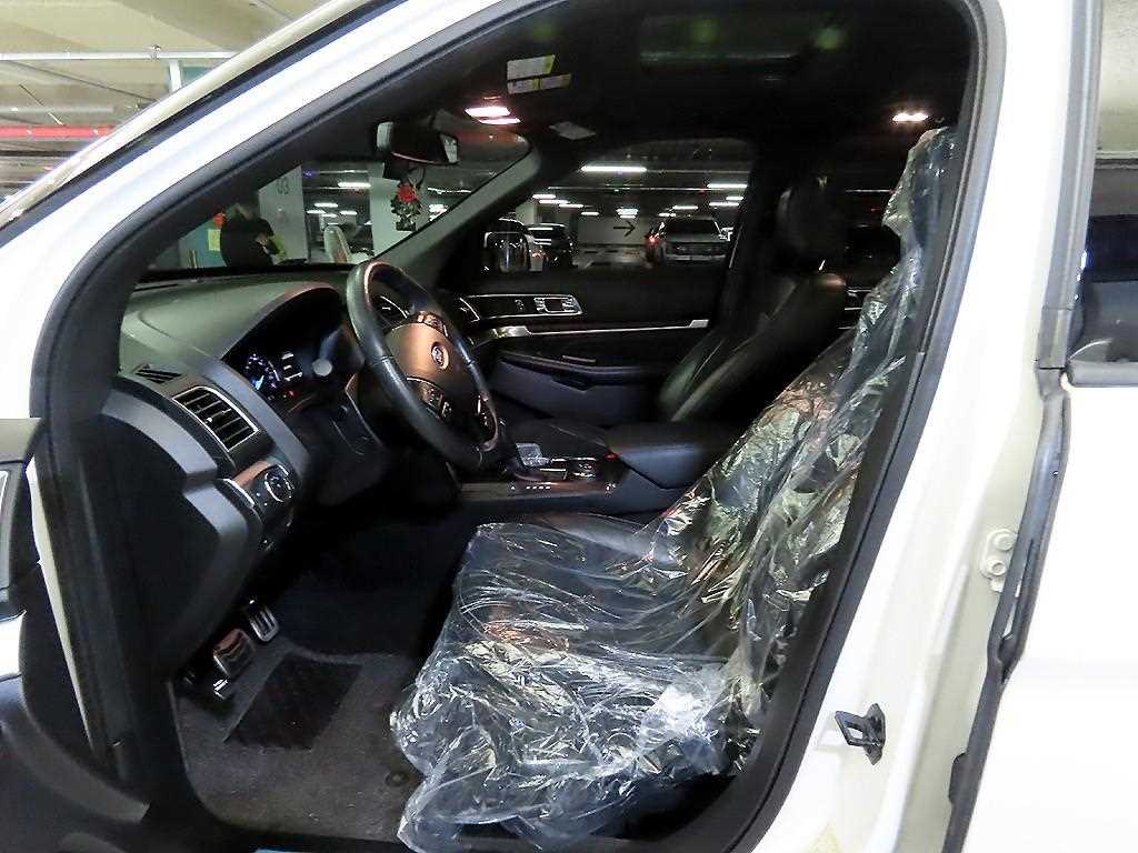 Ford Explorer - Vista 6