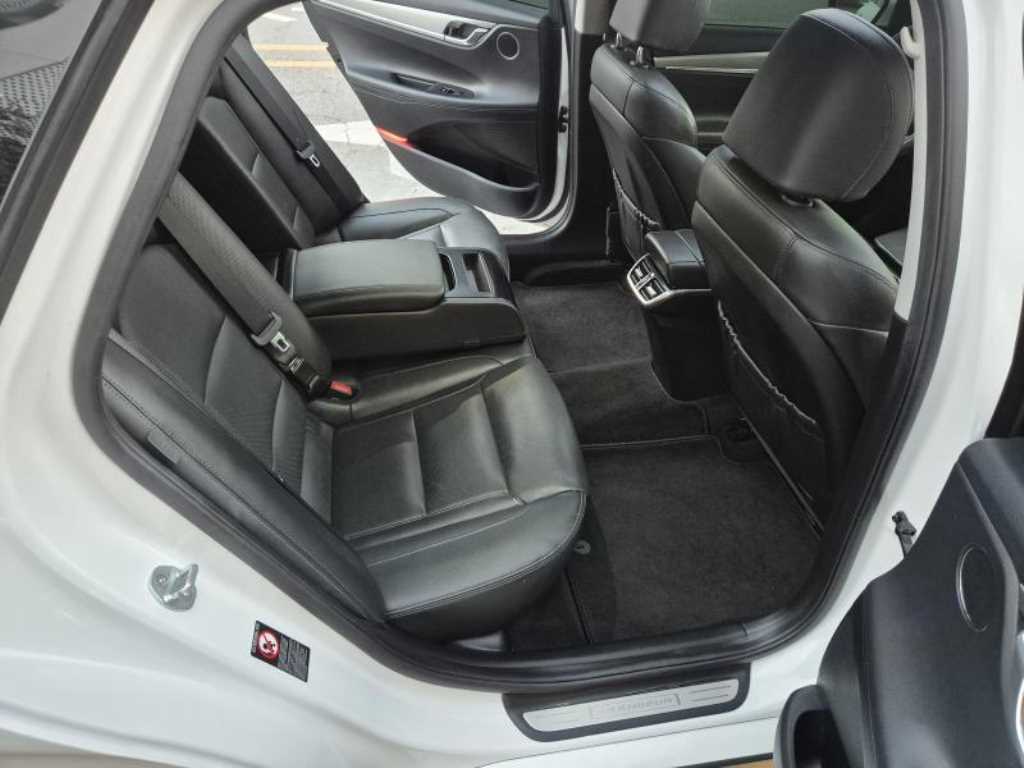 HYUNDAI Grandeur - Vista 8