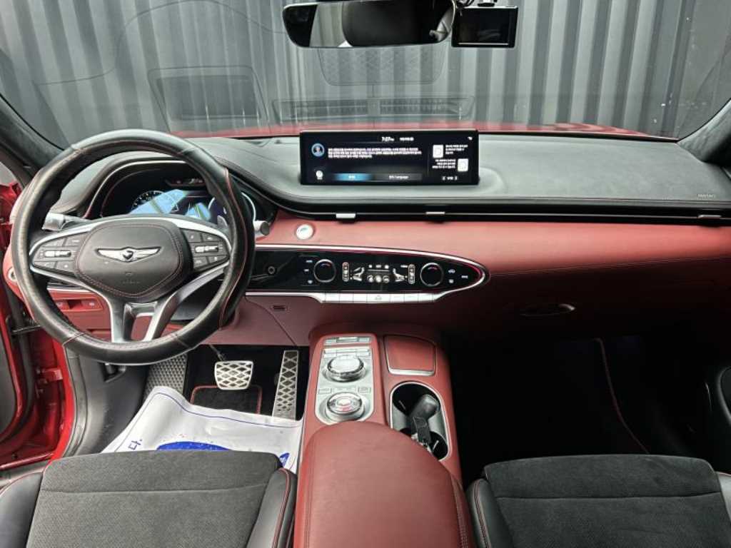 Genesis GV70 - Vista 8