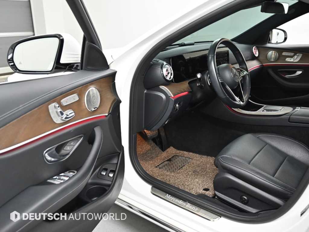 Mercedes Benz E class - Vista 11