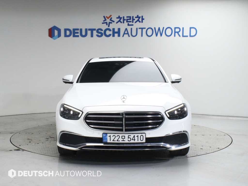 Mercedes Benz E class - Vista 3