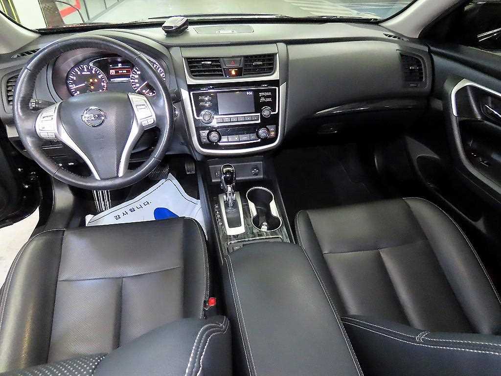 Nissan Altima - Vista 10