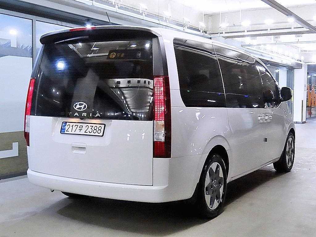 HYUNDAI Staria - Vista 4