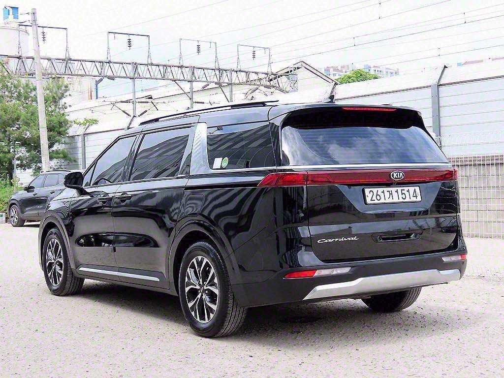 KIA Carnival - Vista 3