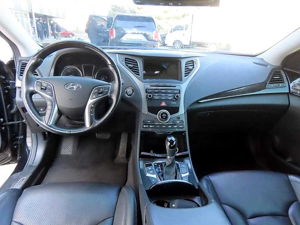 HYUNDAI Grandeur - Vista 7