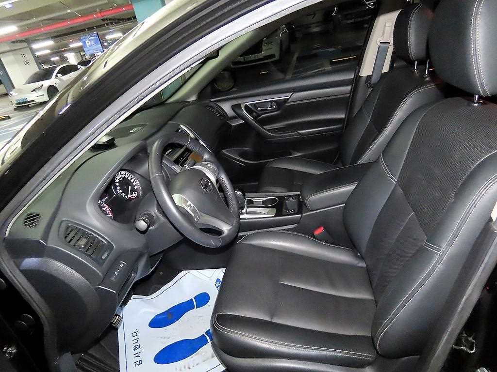 Nissan Altima - Vista 6