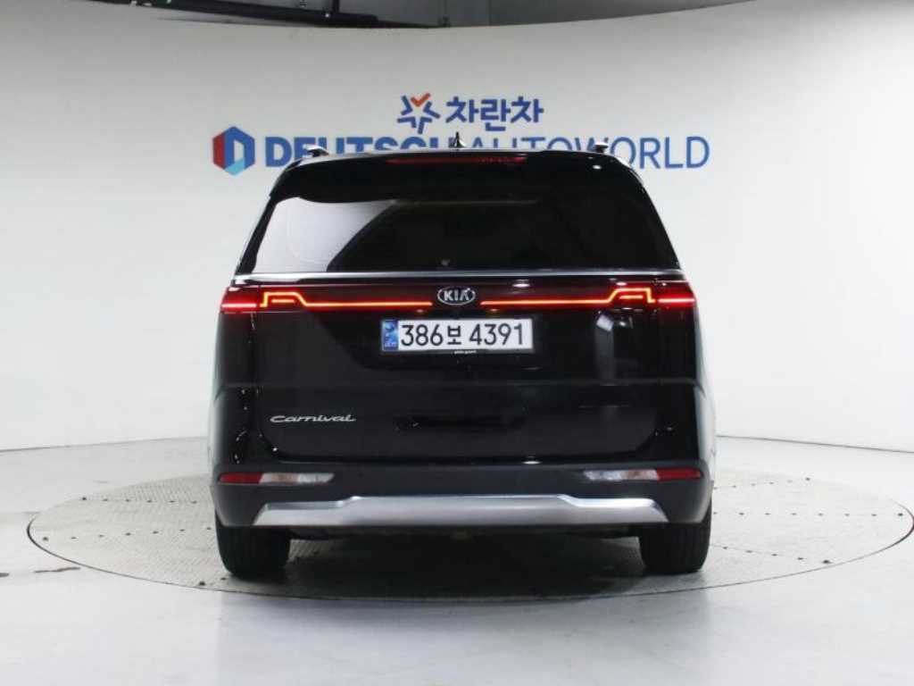 KIA Carnival - Vista 4