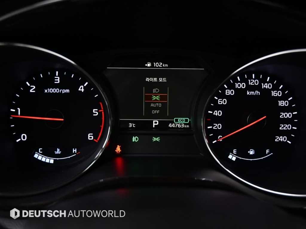 KIA Carnival - Vista 8